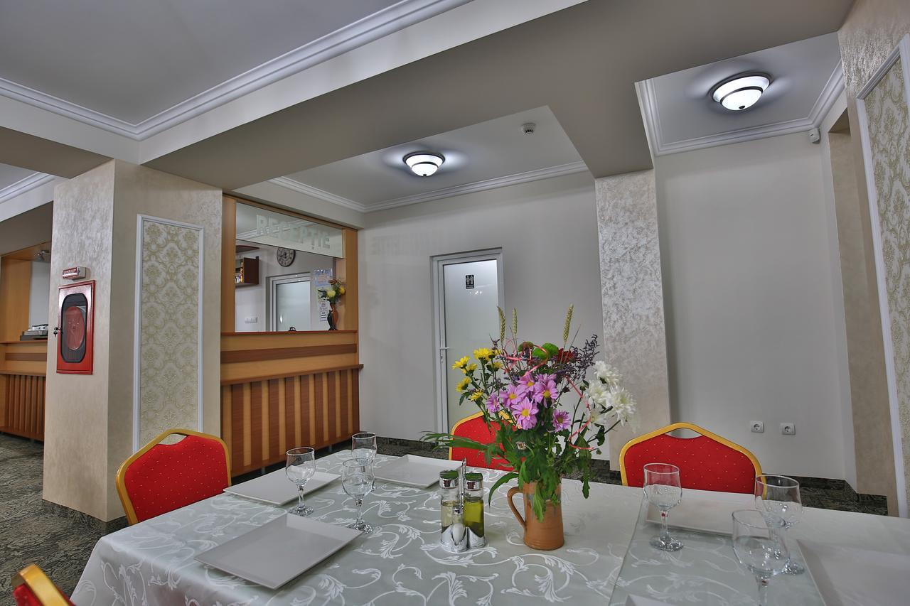 Hotel Raxand Residence Mioveni المظهر الخارجي الصورة